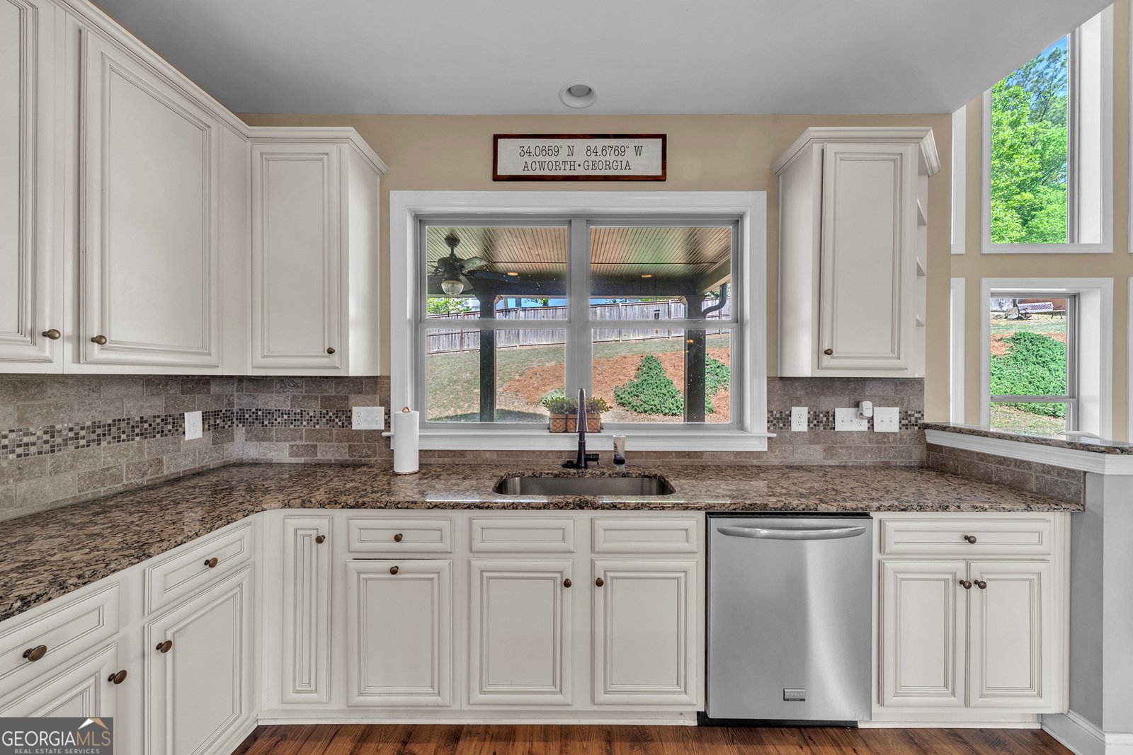 228 Talking Leaves Court Acworth - Photo 8