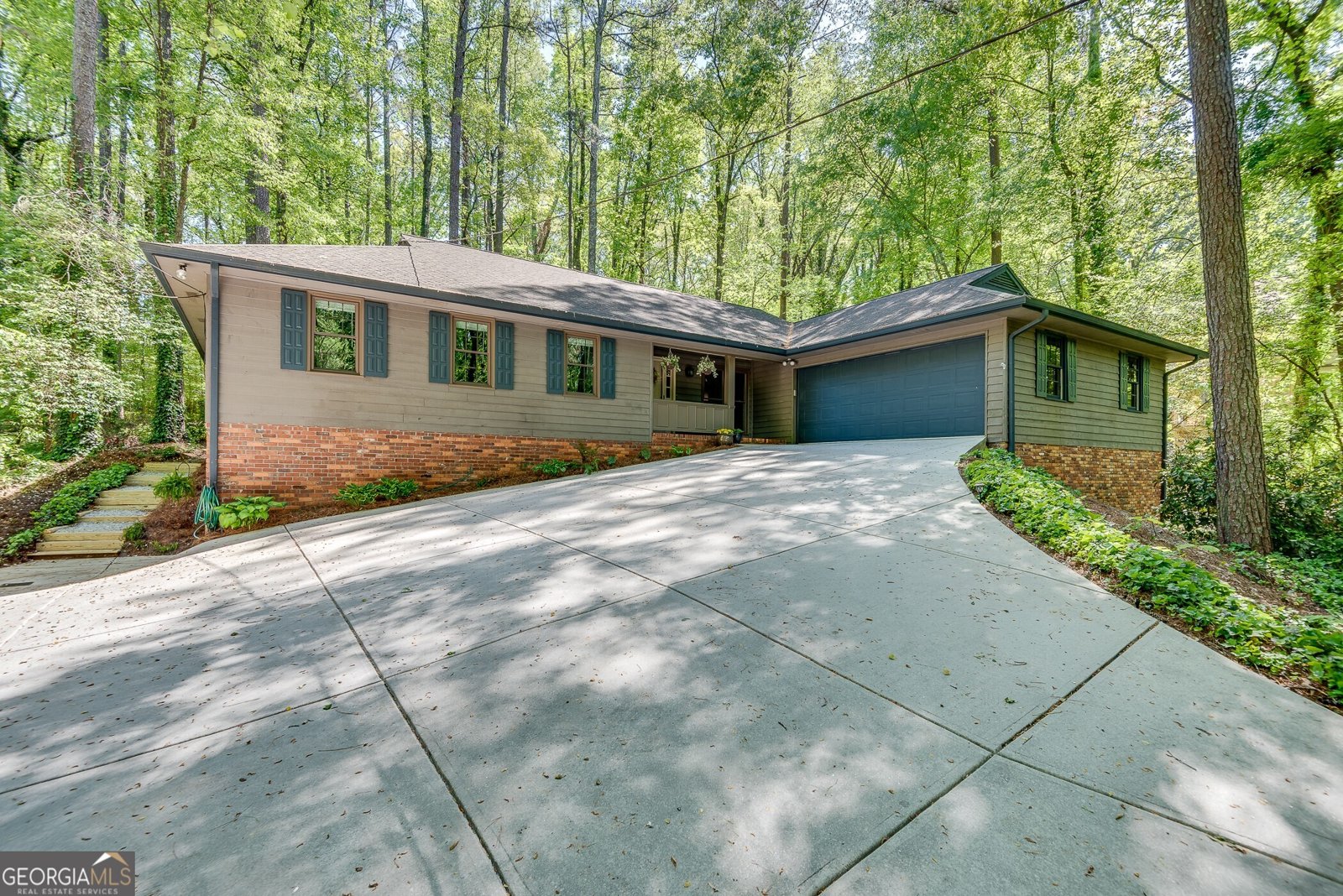 3684 Hunting Ridge Drive Lilburn - Photo 1