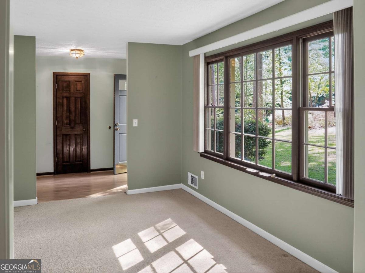 1912 King Arthurs Court Marietta - Photo 1