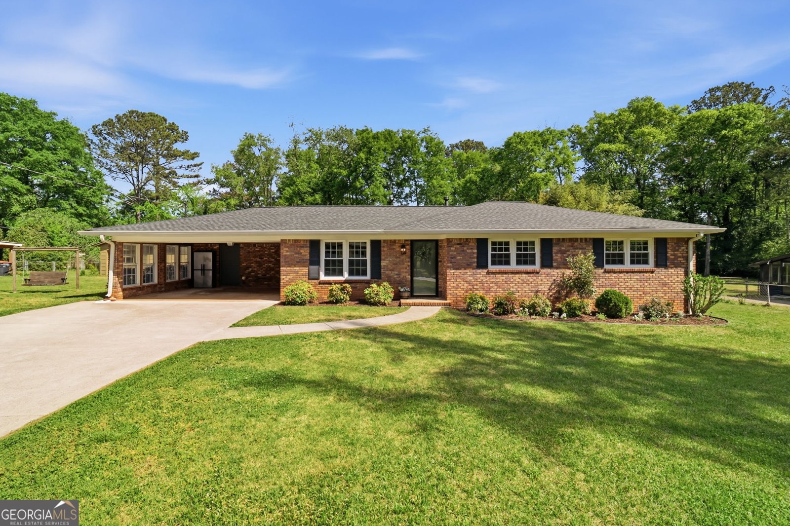 915 Pine Manor Marietta - Photo 1