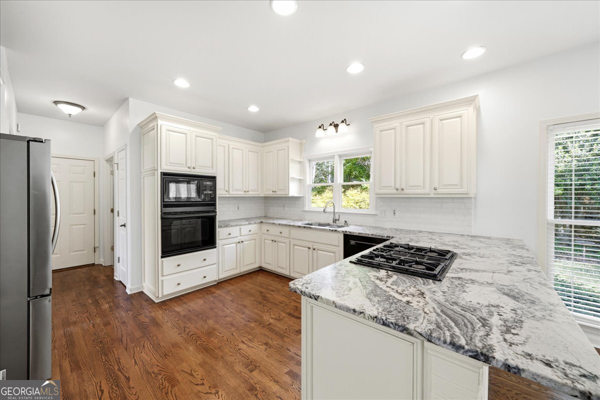 520 Waterside Court Canton - Photo 23