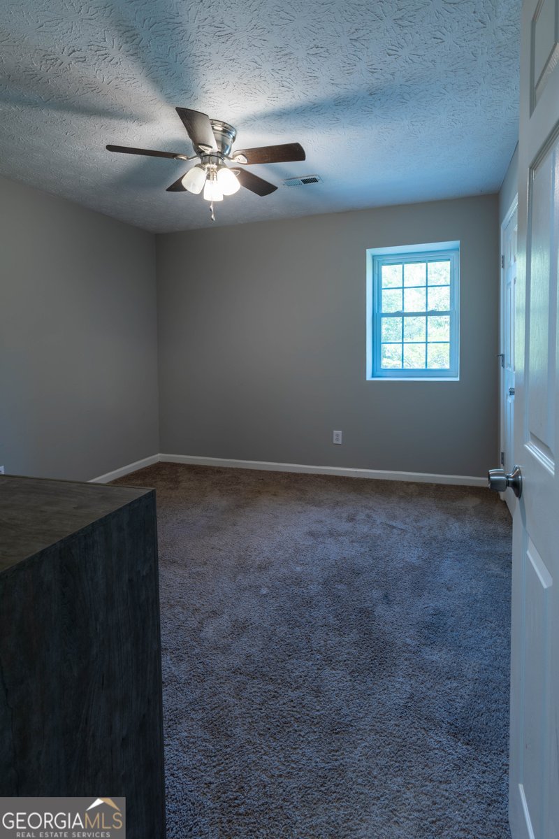 412 Streamview Lane Stockbridge - Photo 16