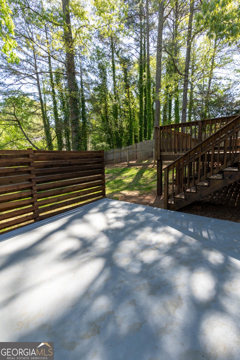 412 Streamview Lane Stockbridge - Photo 35