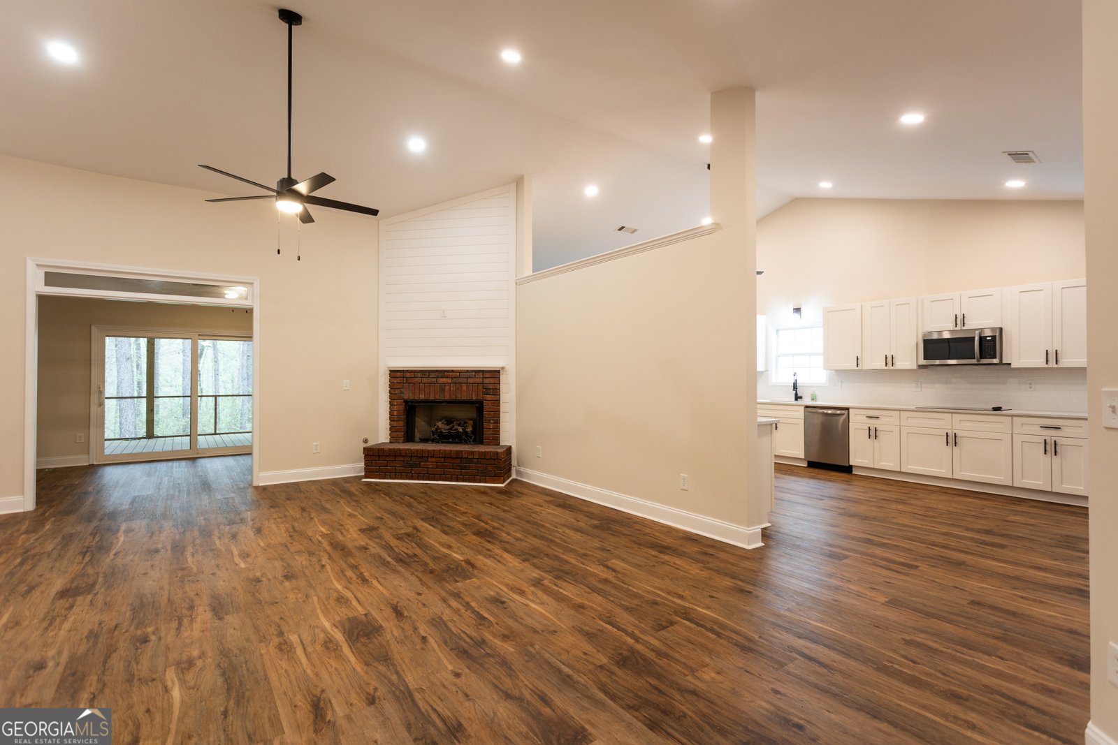 1020 Brenda Lane Madison - Photo 6