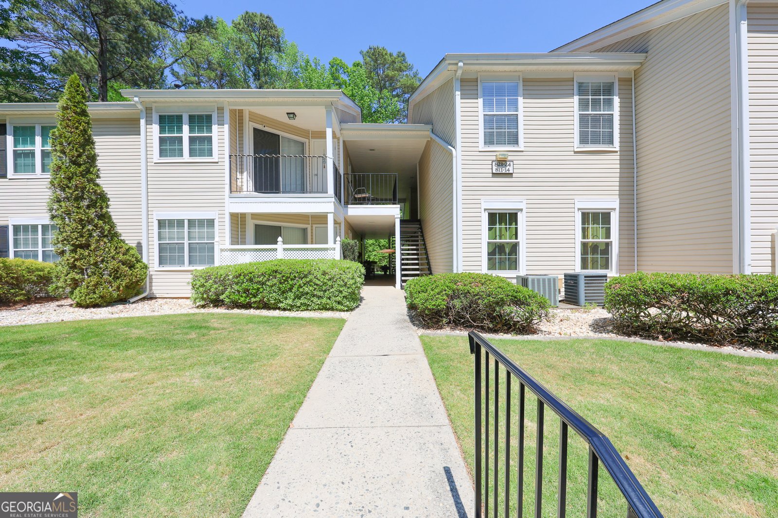 823 Ridgefield Drive Peachtree City - Photo 1