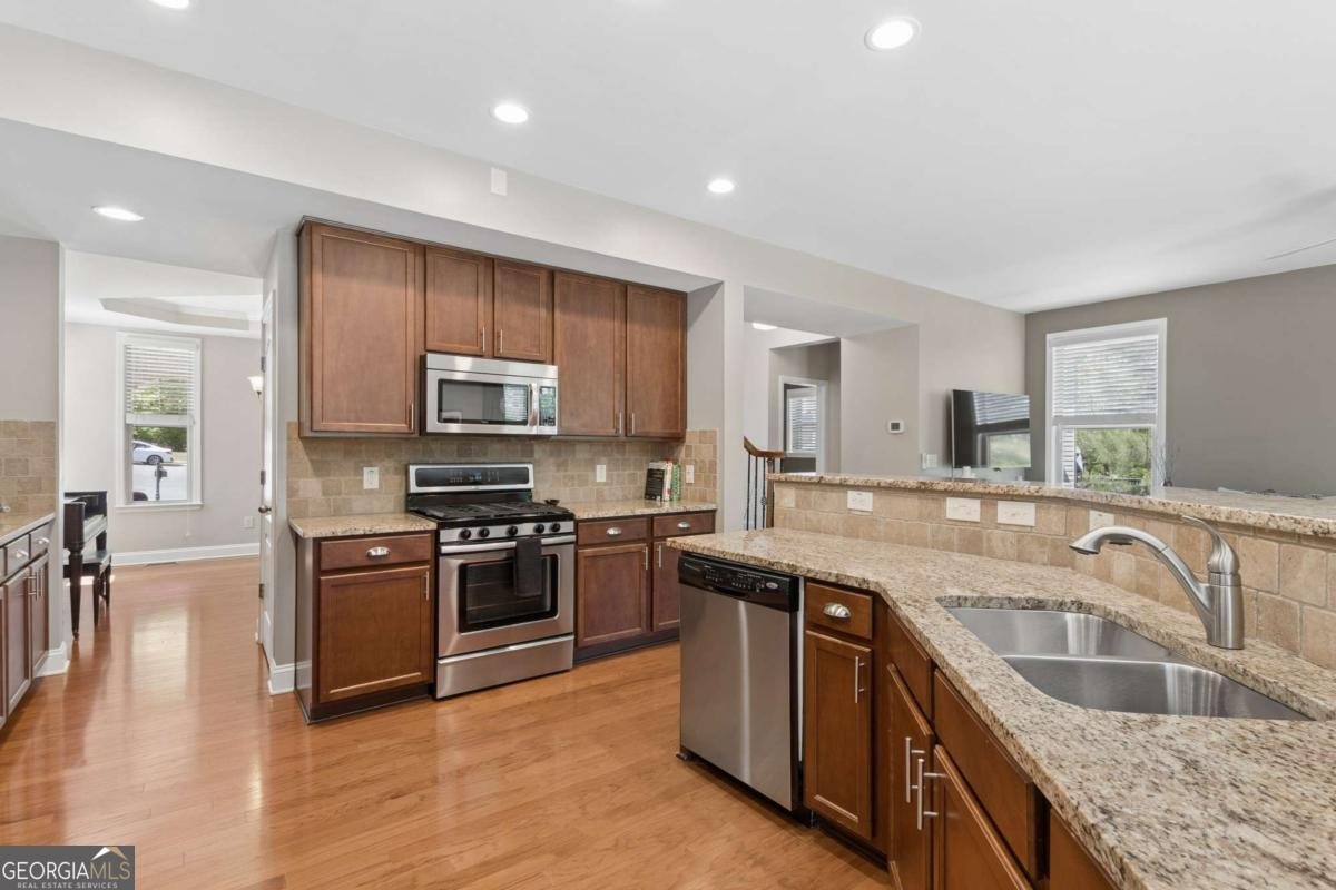 1090 Chelsey Way Roswell - Photo 14