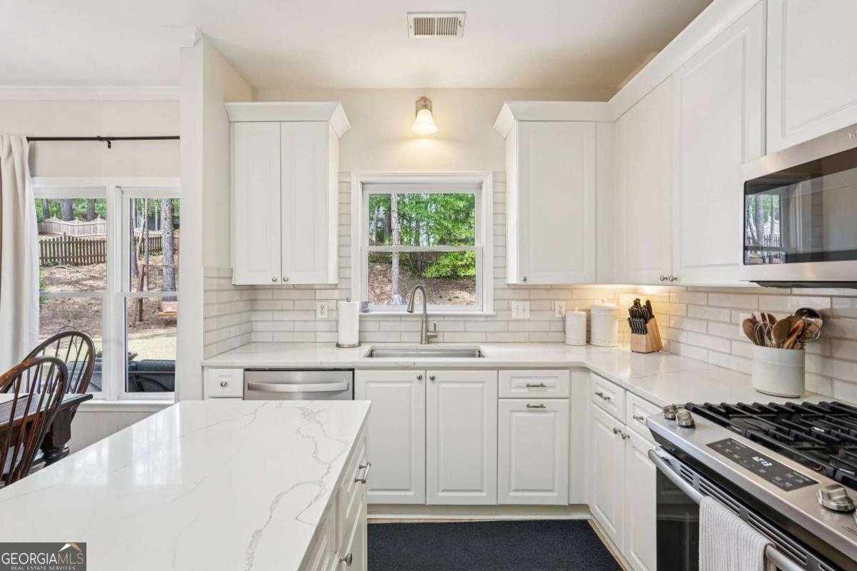 605 Silverberry Lane Sugar Hill - Photo 16