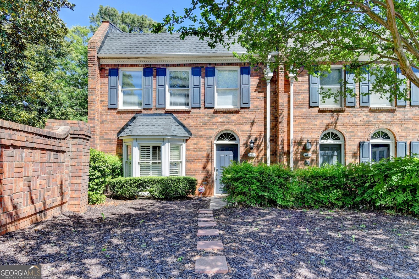 7111 Saint Charles Square Roswell - Photo 1