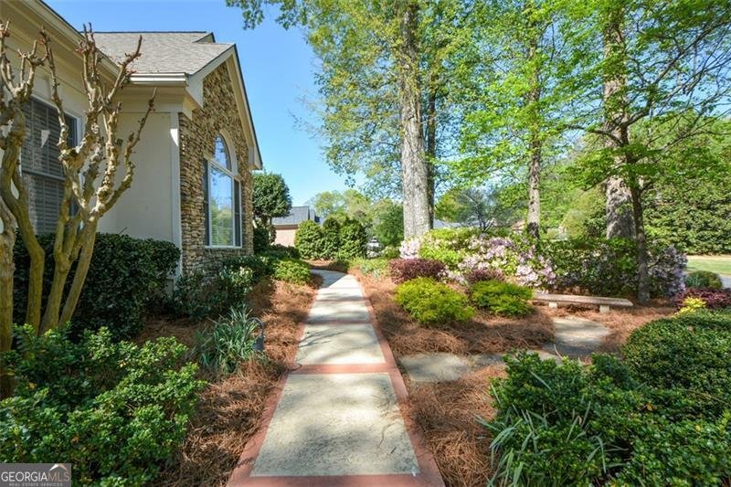 6085 Wellington Court Cumming - Photo 9