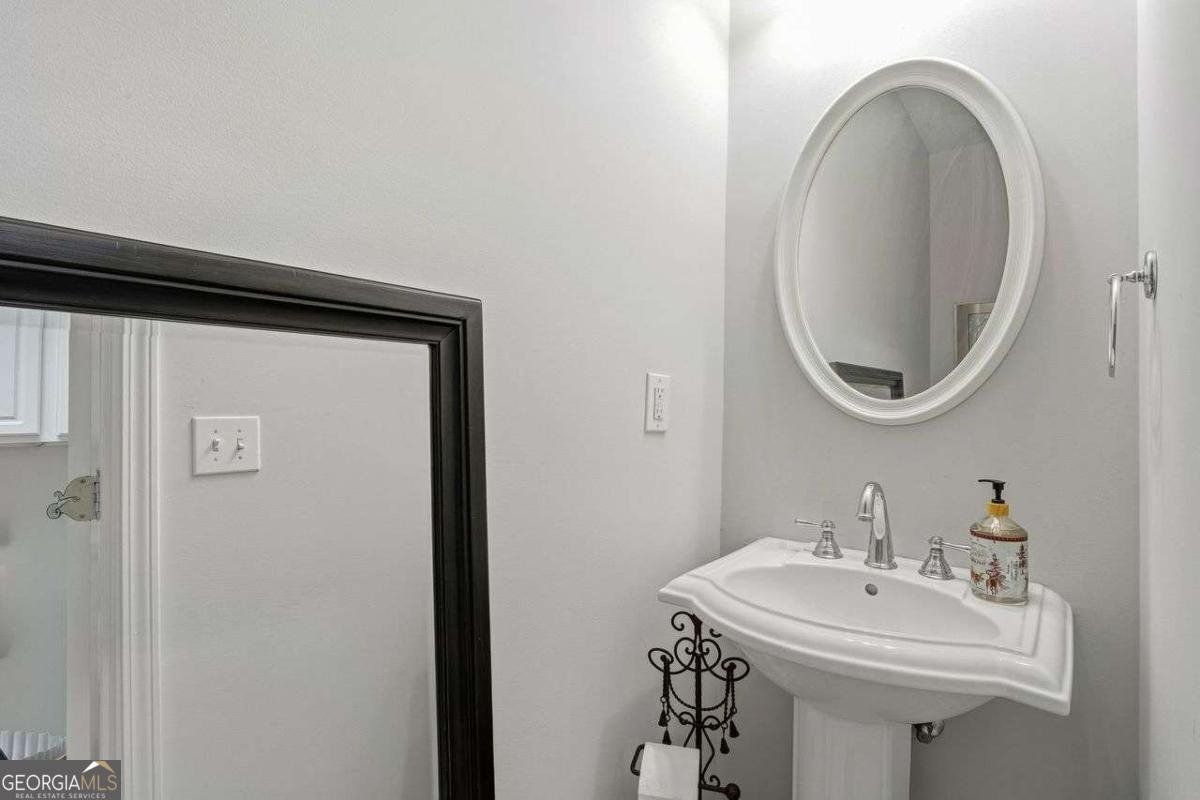 2852 Overlook Court Atlanta - Photo 37