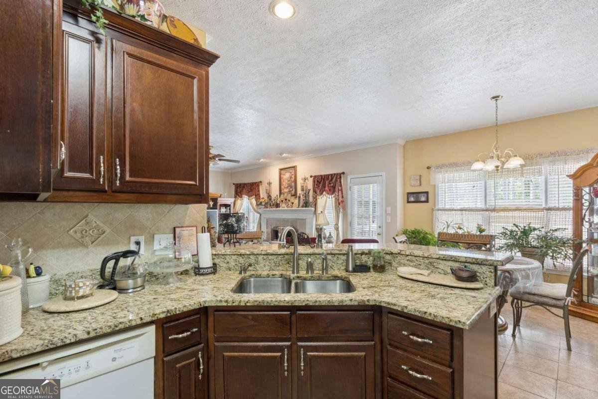 3075 Zermatt Way Snellville - Photo 16