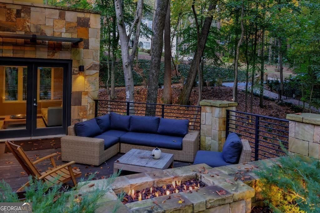 1180 Beechwood Drive Atlanta - Photo 10