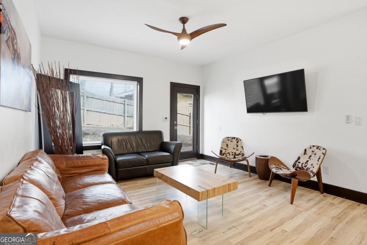 1076 Center Street Atlanta - Photo 6