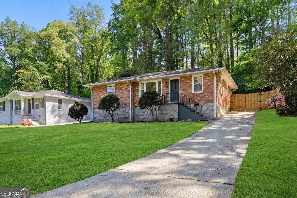 898 Scott Circle Decatur - Photo 1