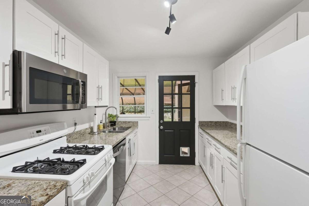 898 Scott Circle Decatur - Photo 17