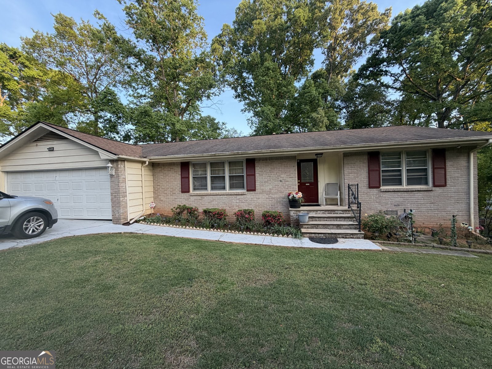 2906 Castle Drive Lawrenceville - Photo 1