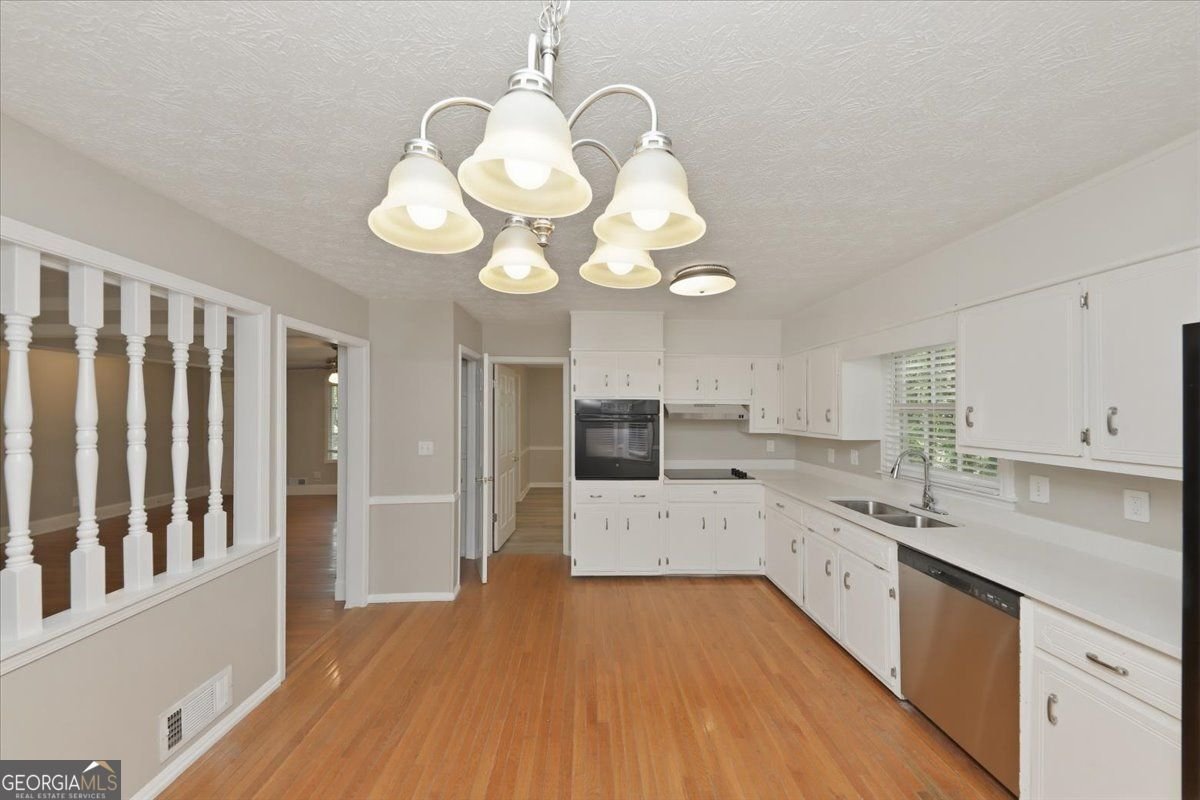 737 Mountainbrooke Circle Stone Mountain - Photo 18