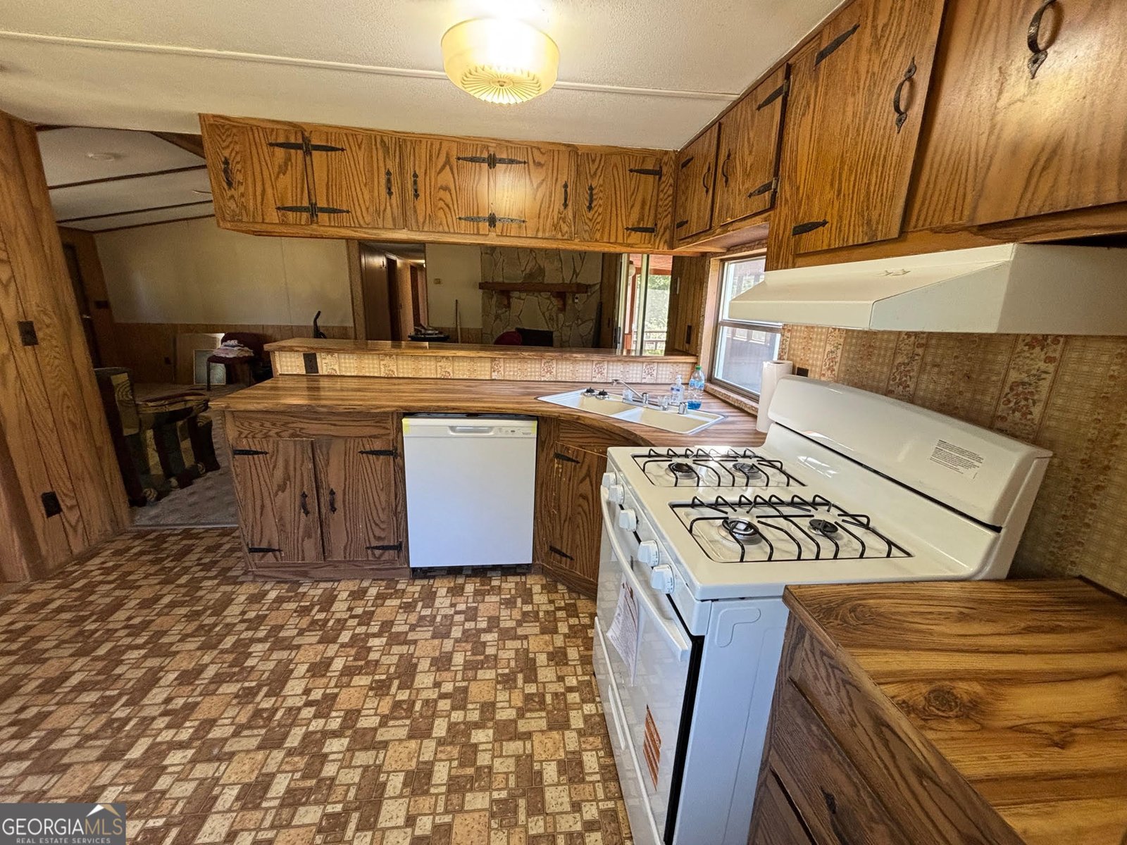 8255 Lake Hollow Drive Gainesville - Photo 7