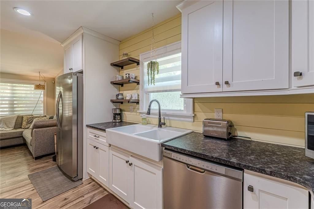 1237 Winburn Drive East Point - Photo 17