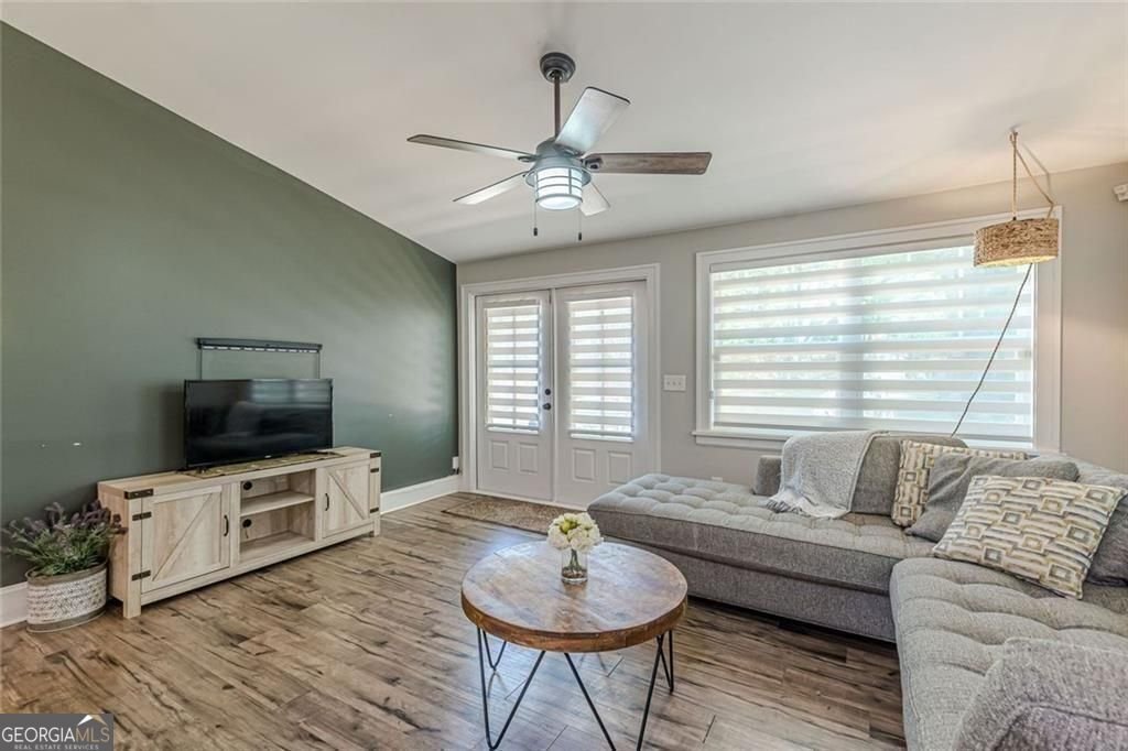 1237 Winburn Drive East Point - Photo 22