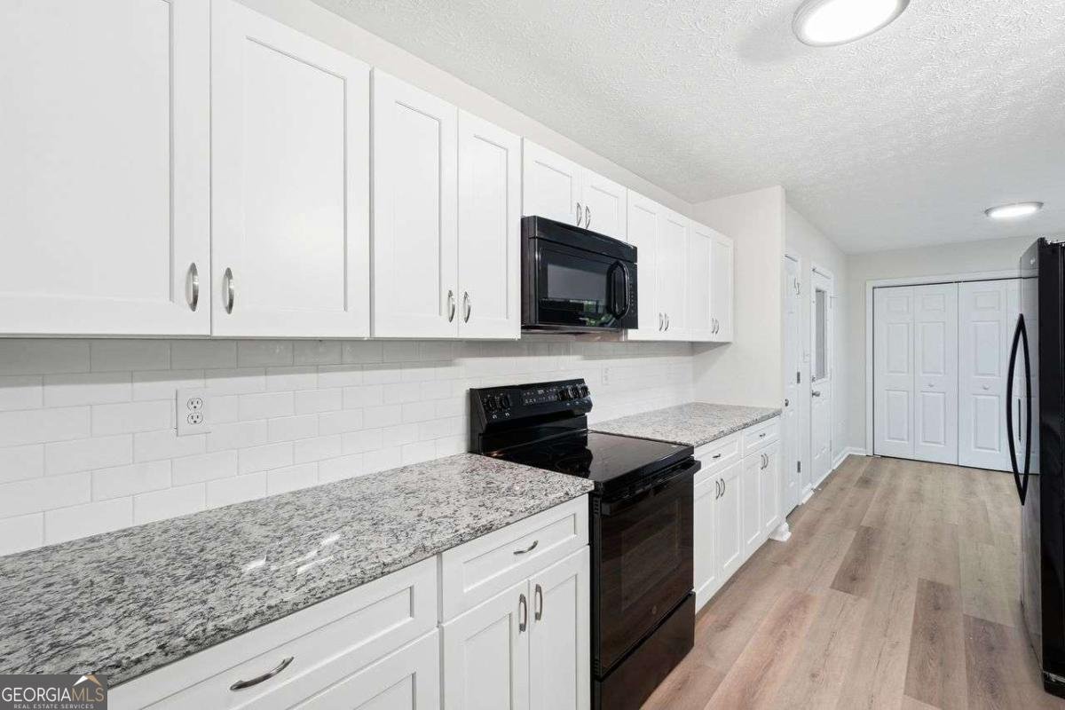 7145 Stonecreek Drive Douglasville - Photo 11