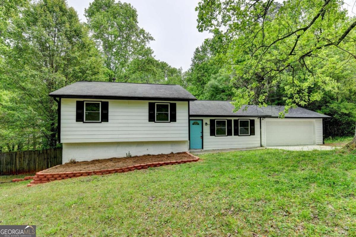 1018 Wayne Drive Snellville - Photo 1