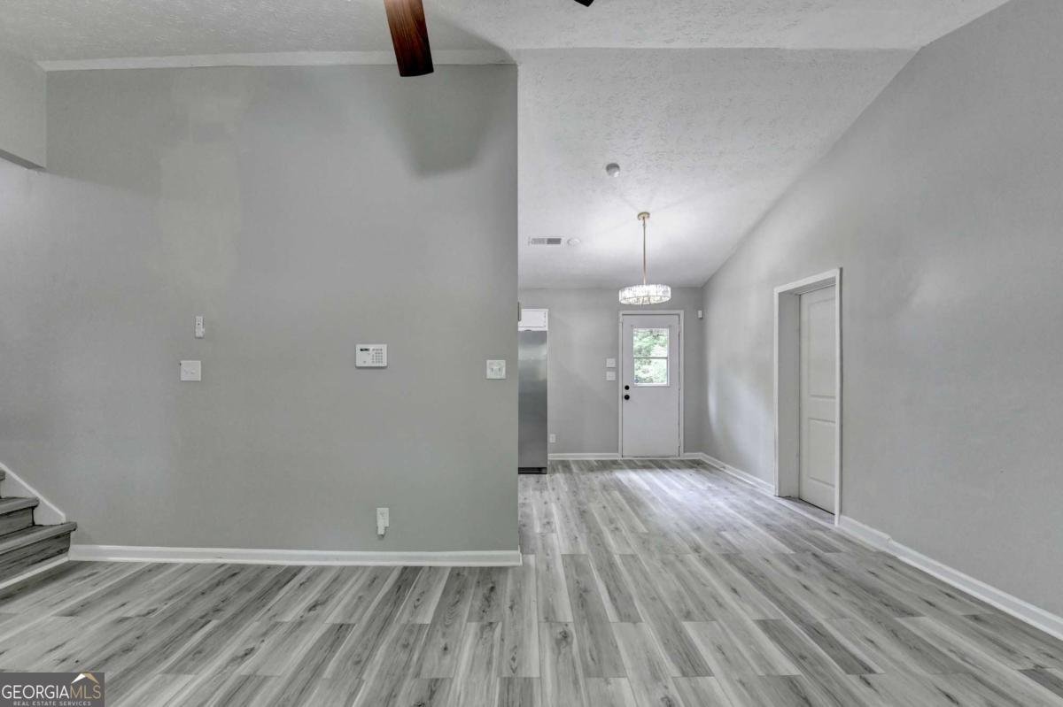 1018 Wayne Drive Snellville - Photo 6