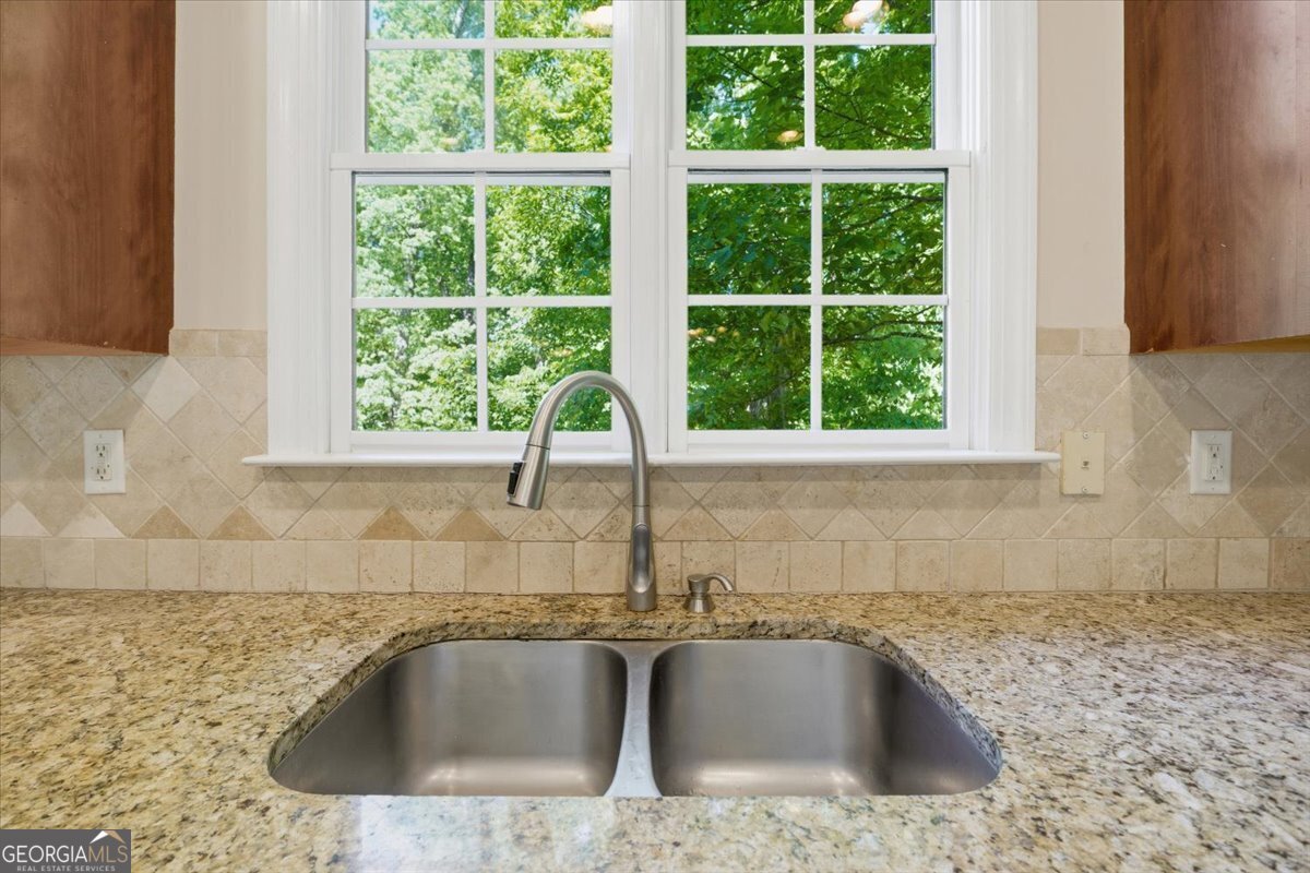 728 Markhams Drive Madison - Photo 10