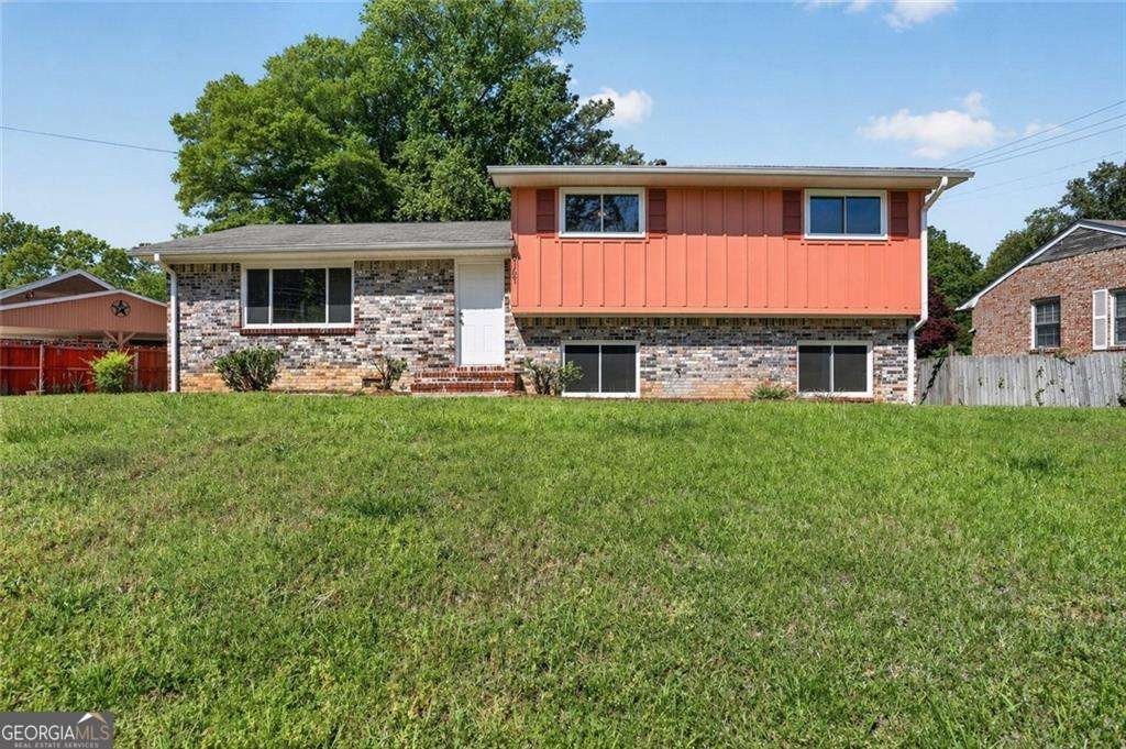 6107 Winview Drive Forest Park - Photo 1