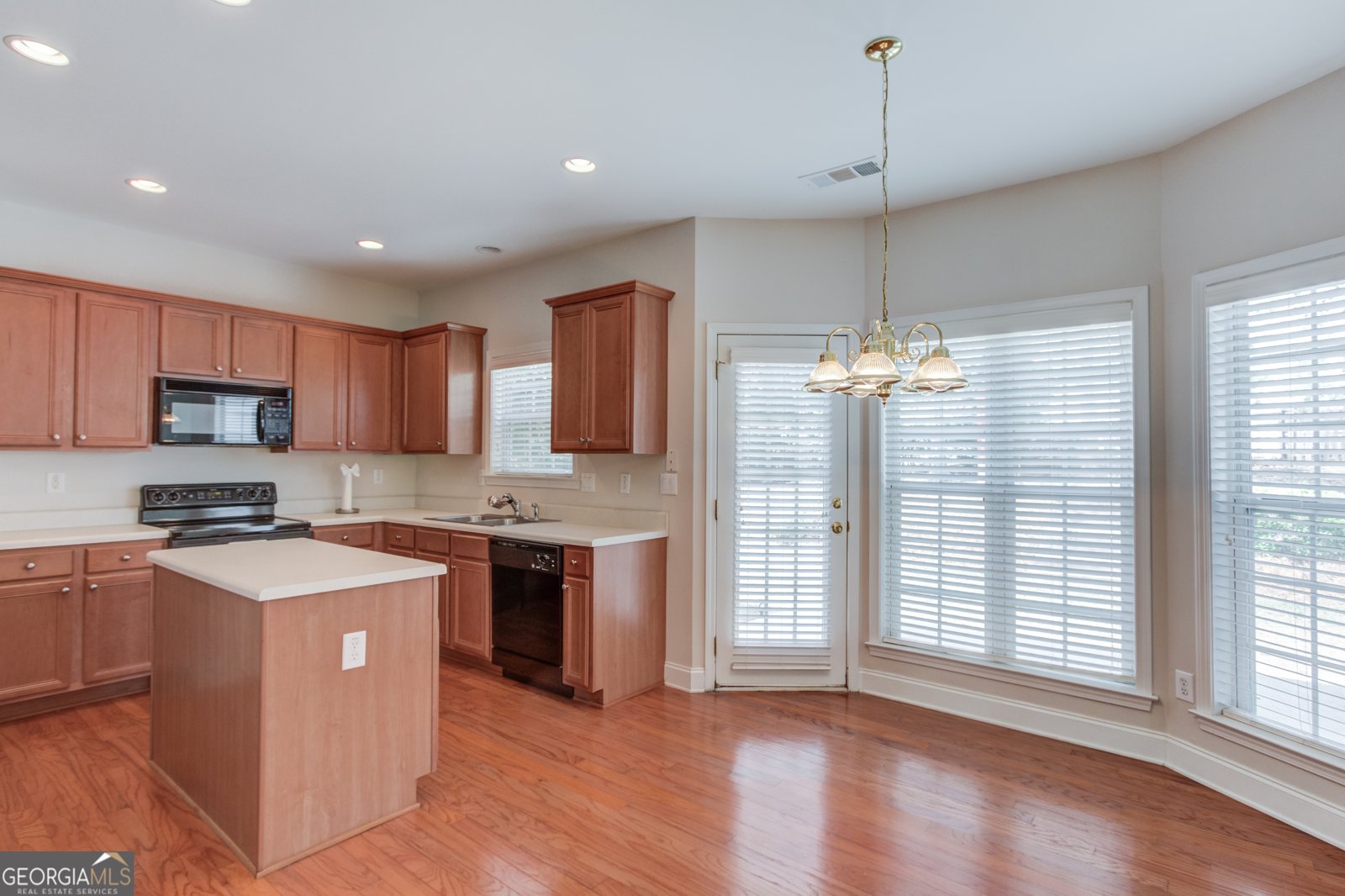 1840 Embassy Walk Lane Lilburn - Photo 9