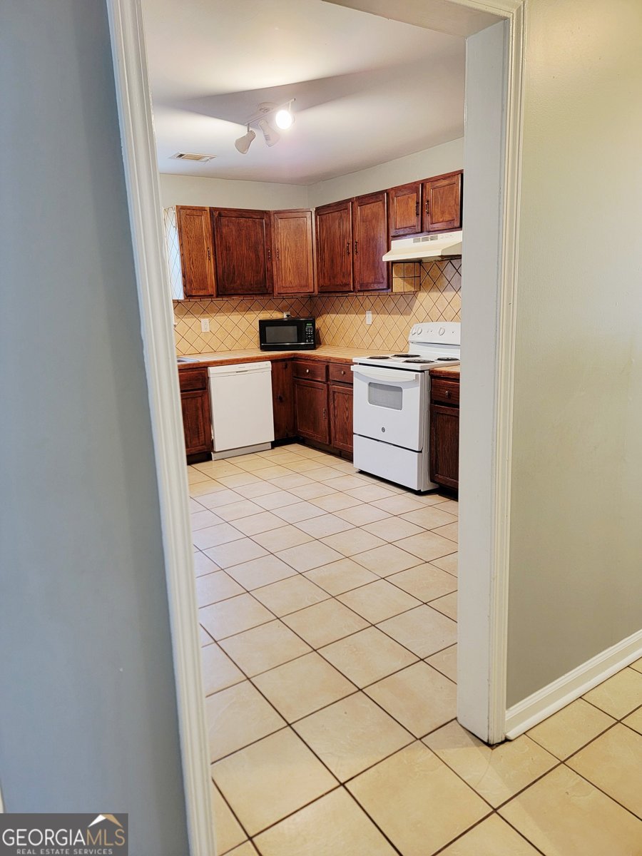 3446 Lee Street East Point - Photo 15