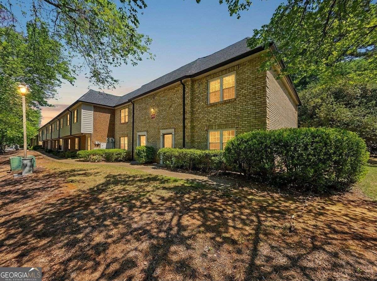 270 Winding River Road Atlanta - Photo 1