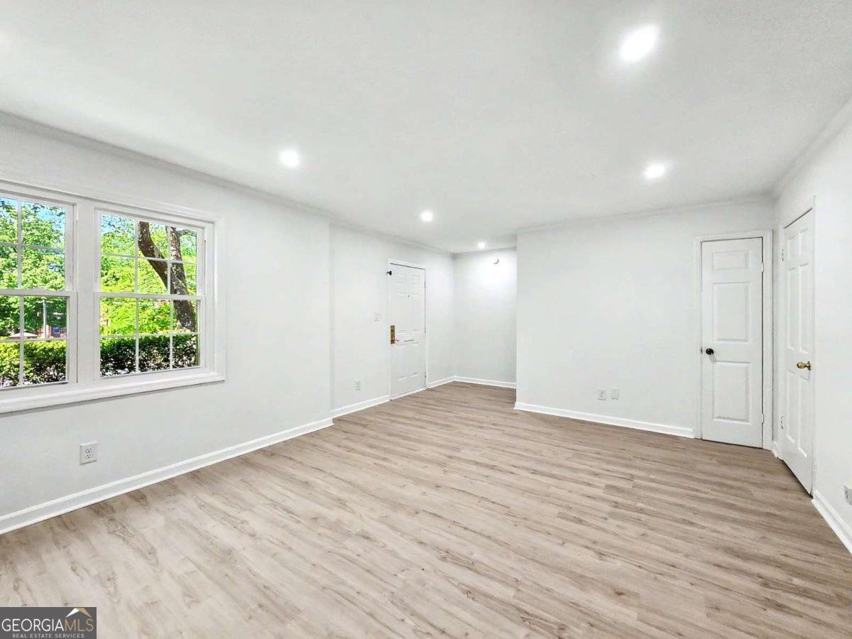 270 Winding River Road Atlanta - Photo 6