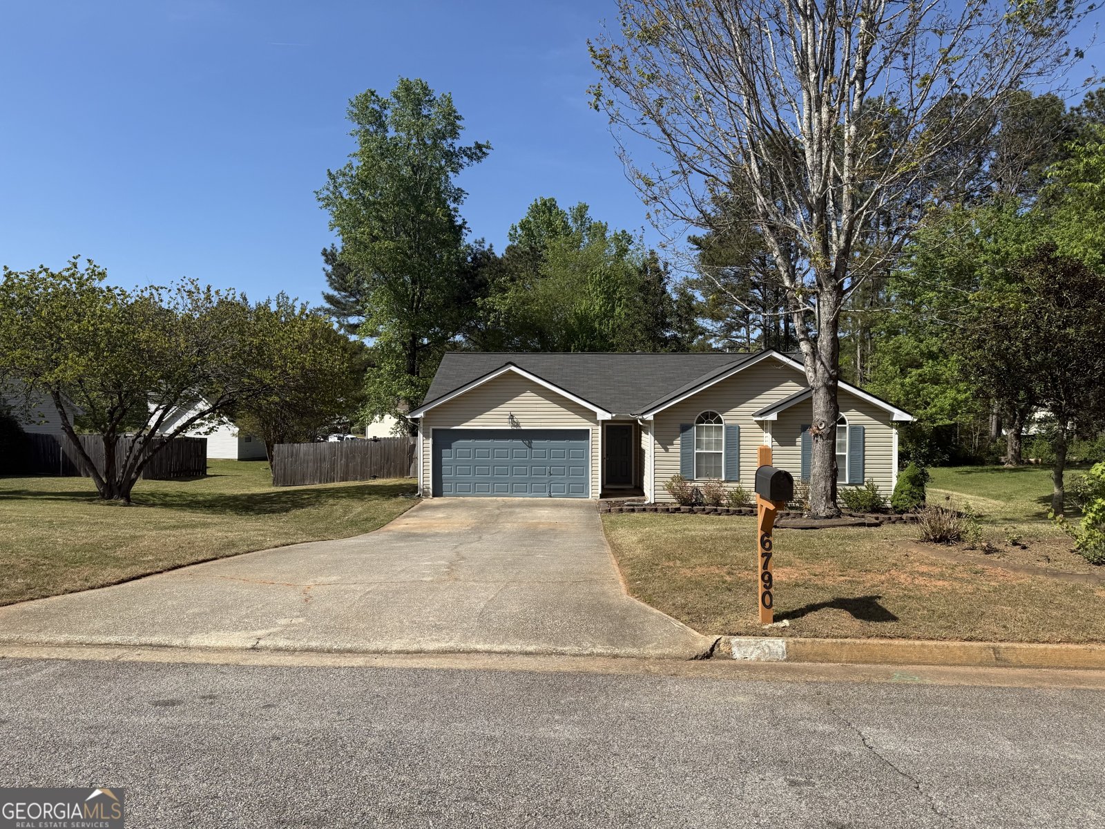 6790 Manor Creek Drive Douglasville - Photo 1