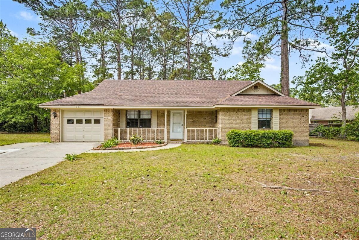 761 Robin Hood Drive Hinesville - main photo