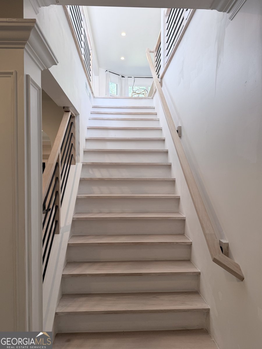 1600 Reddstone Close Milton - Photo 38