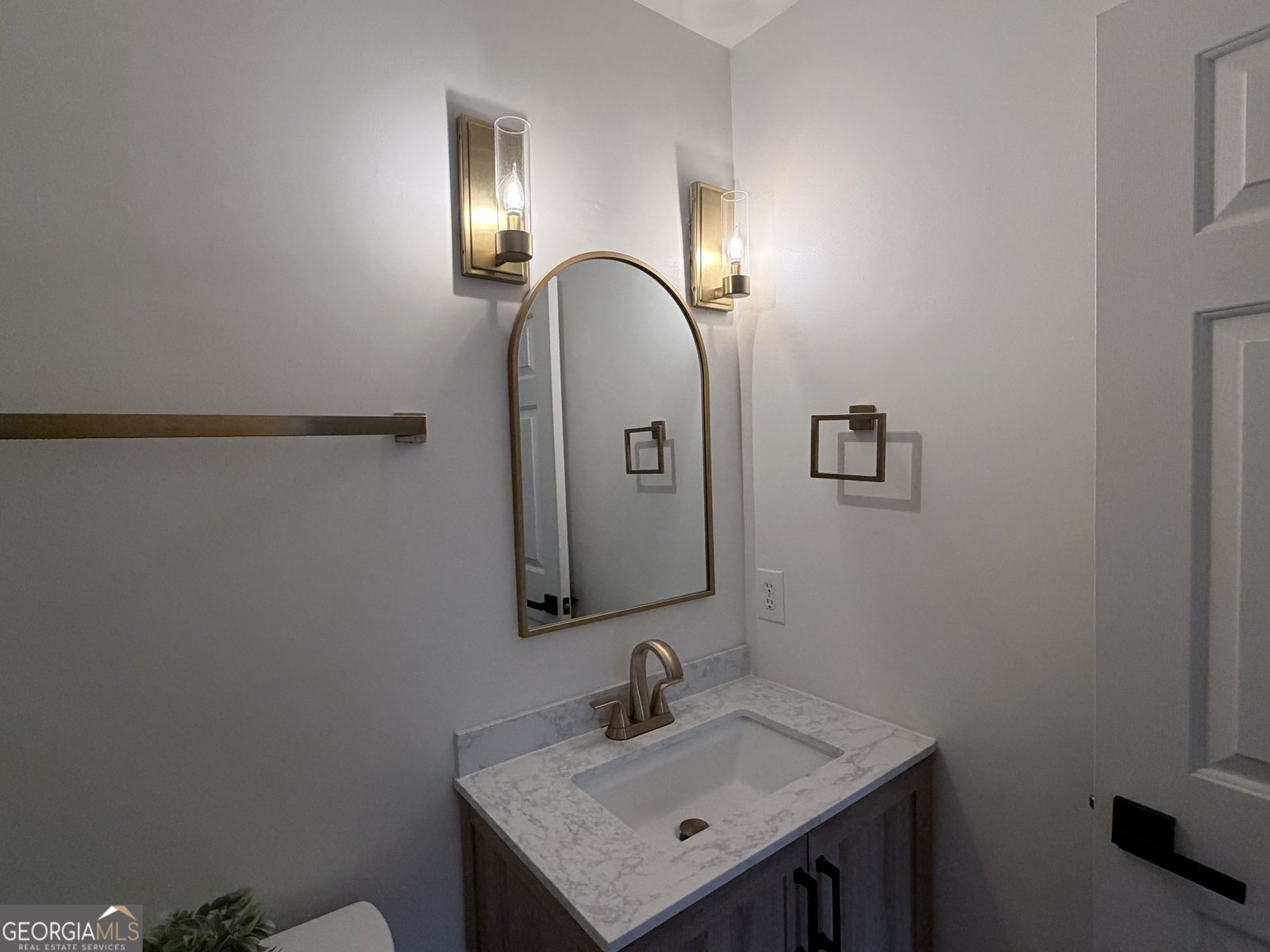 1600 Reddstone Close Milton - Photo 60