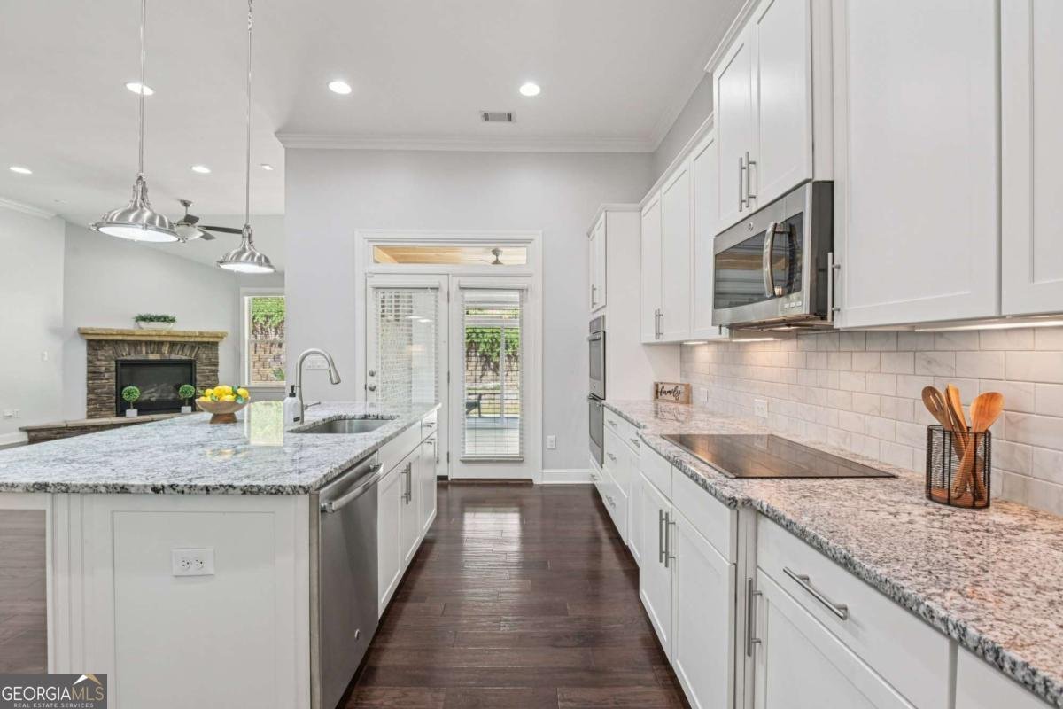 330 La Perla Drive Sugar Hill - Photo 15