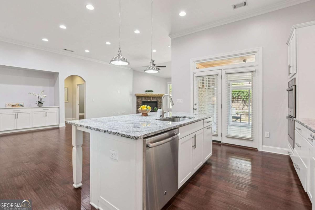 330 La Perla Drive Sugar Hill - Photo 21