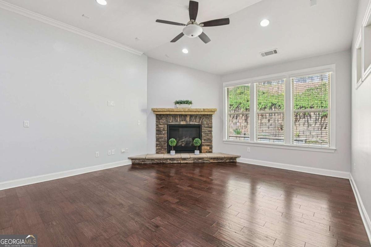 330 La Perla Drive Sugar Hill - Photo 7