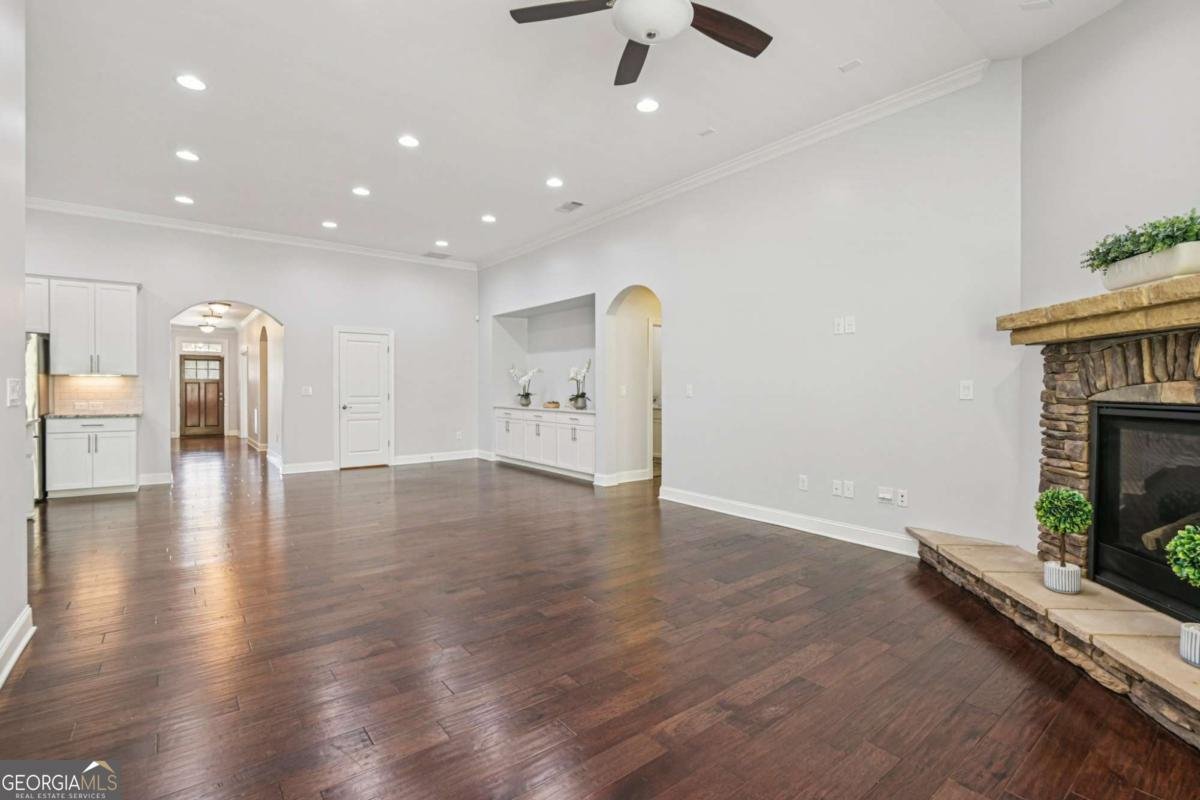 330 La Perla Drive Sugar Hill - Photo 9