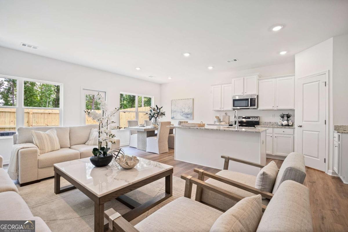 2264 Mulsanne Drive Lithonia - Photo 1