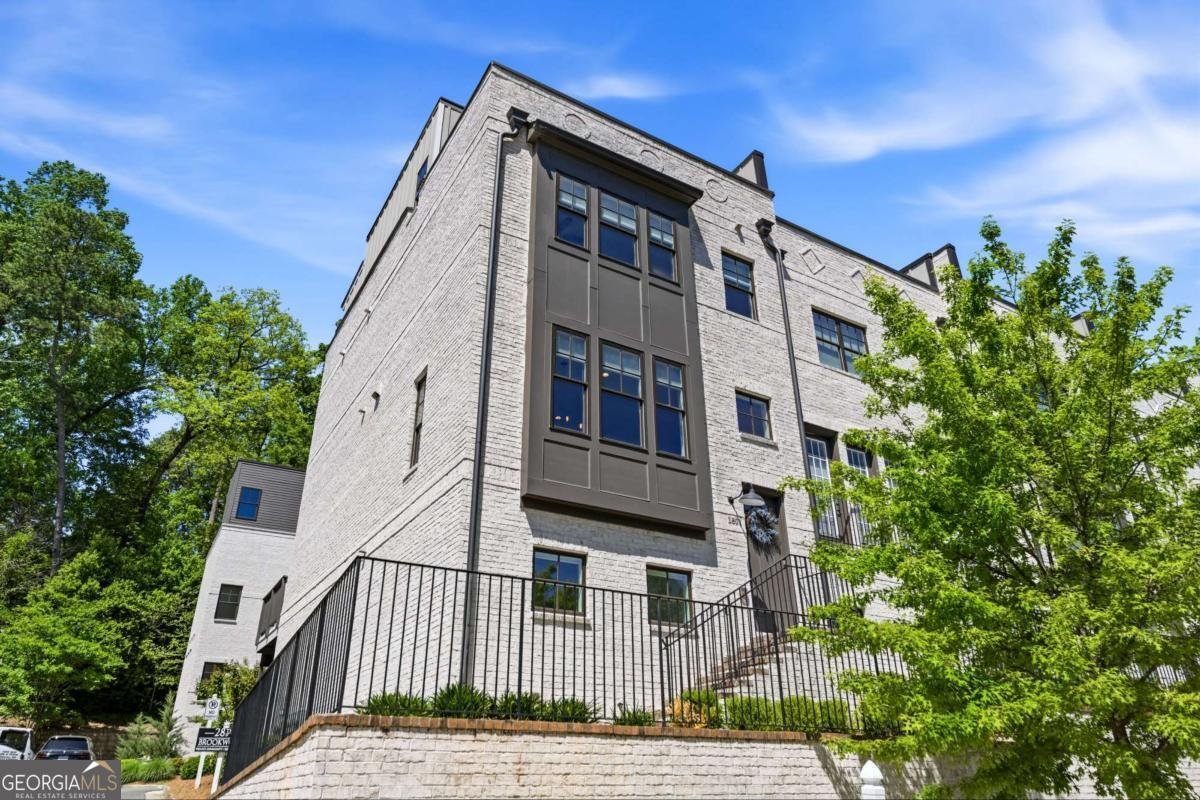 1801 Huntington Hills Lane Atlanta - Photo 1