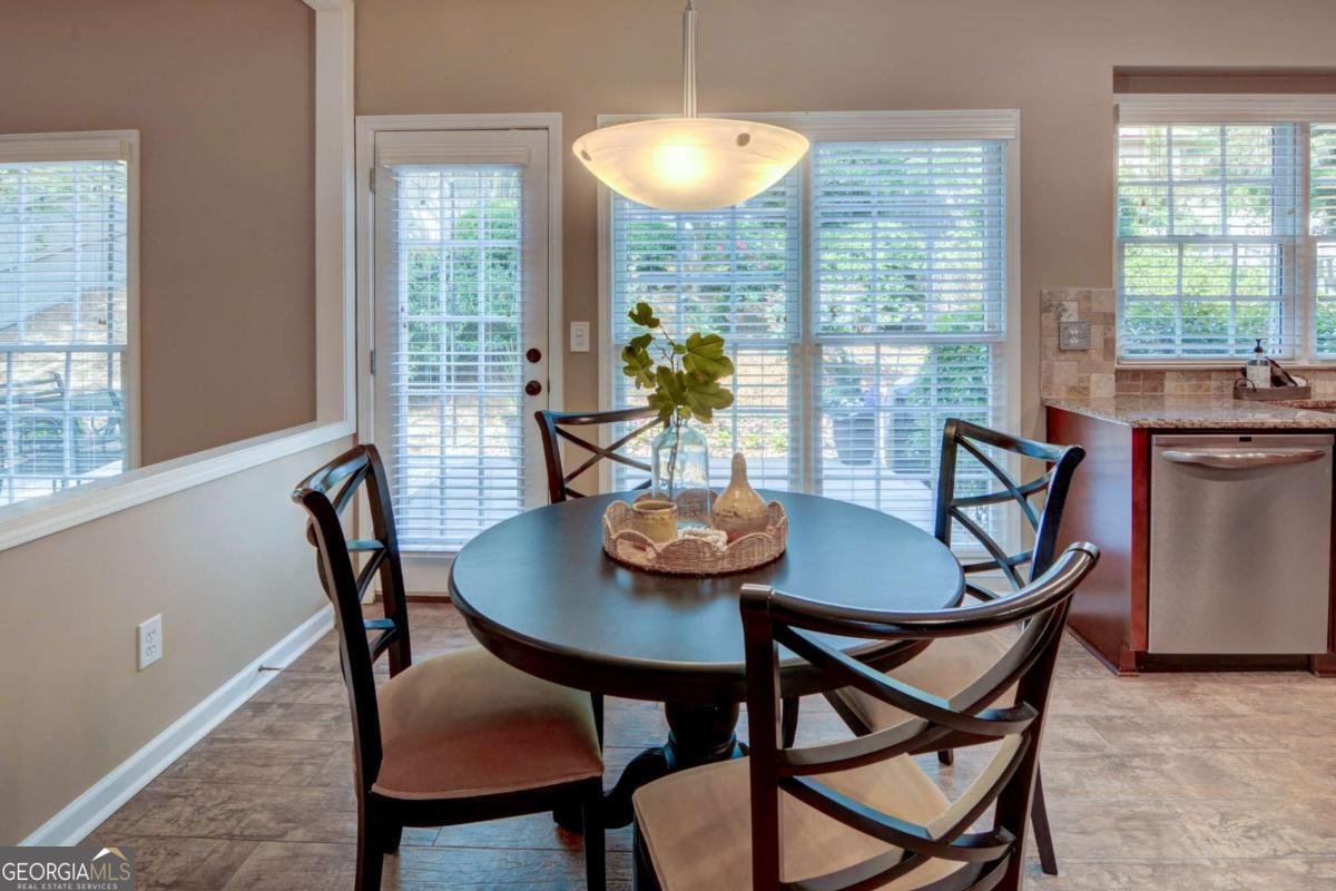 4055 Ancroft Circle Peachtree Corners - Photo 13