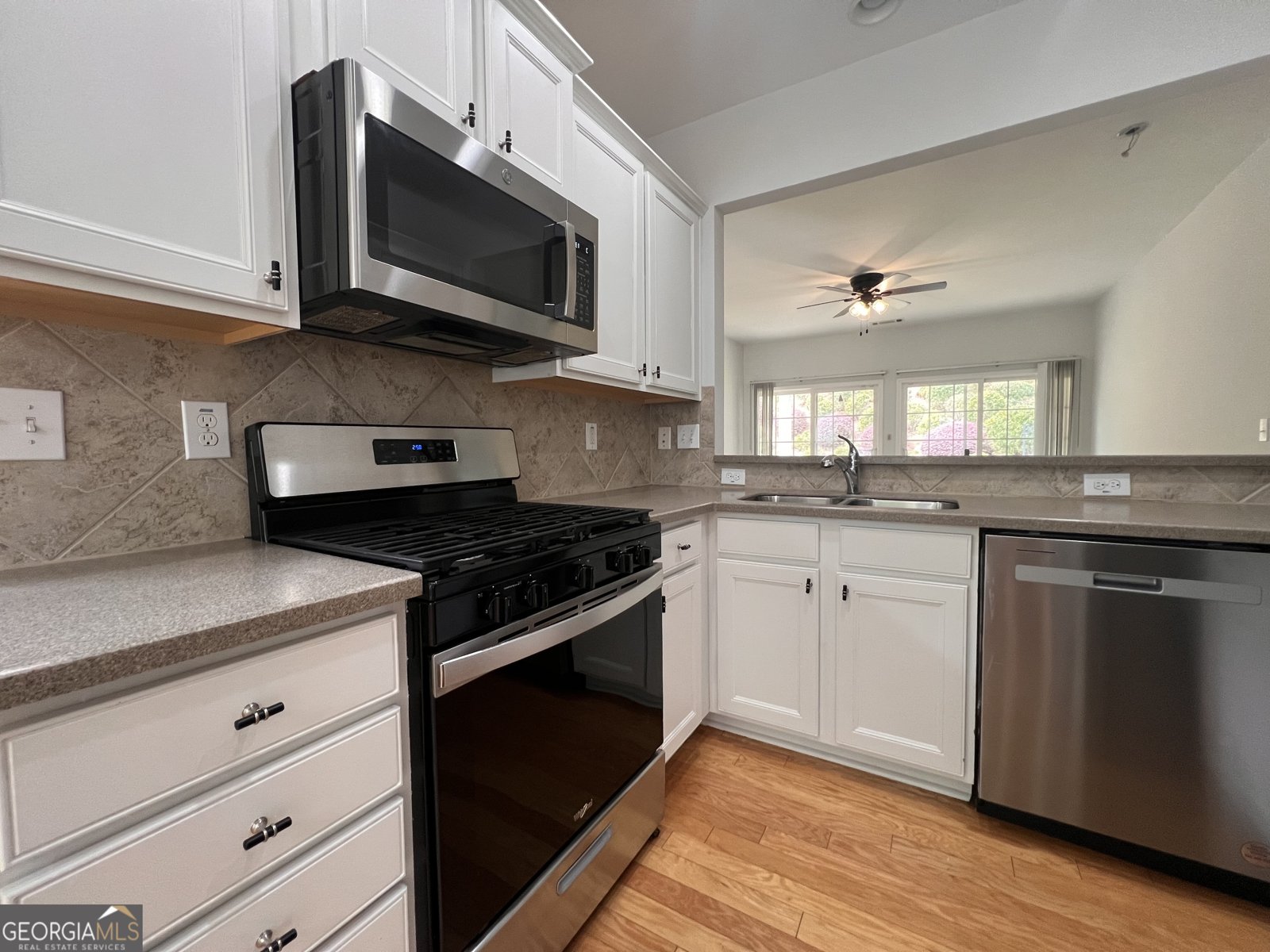 164 Begonia Court Griffin - Photo 8