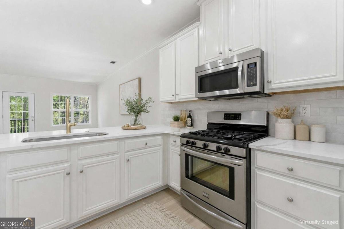 3458 Lockmed Drive Peachtree Corners - Photo 9