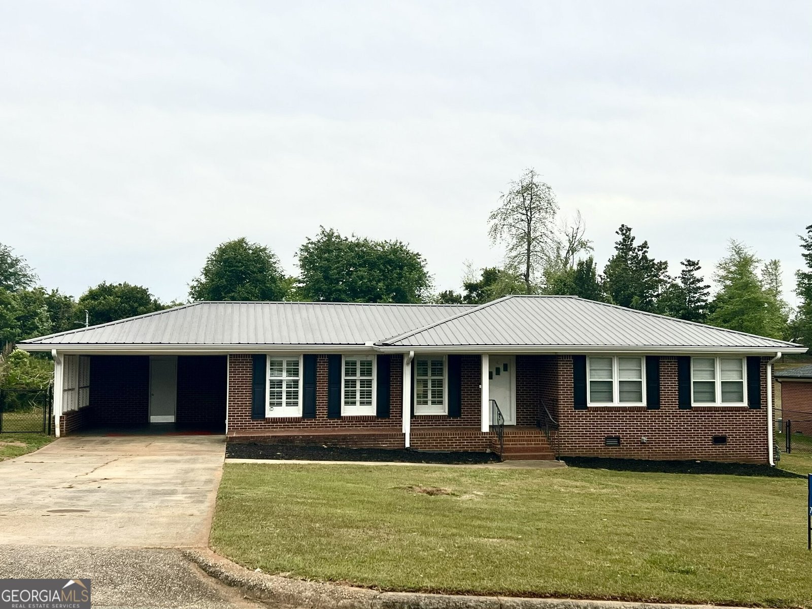 6 Colonial Drive Newnan - Photo 1