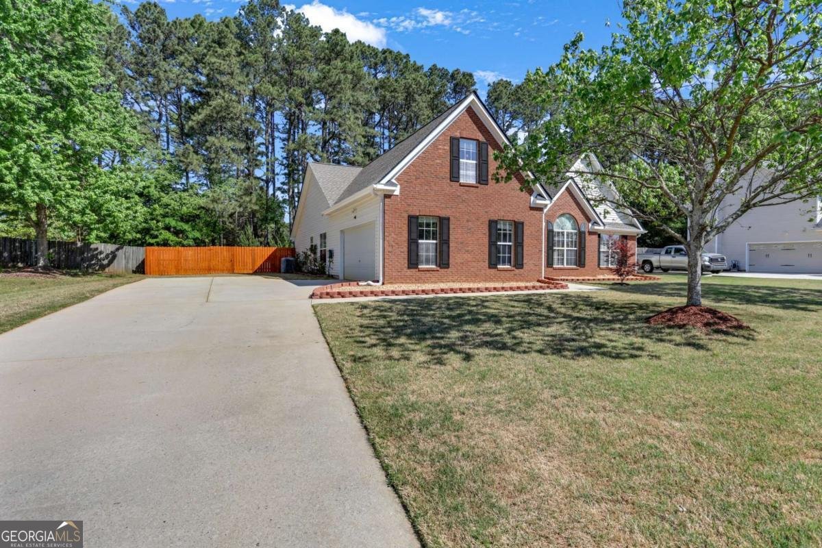 1743 Mission Park Drive Loganville - Photo 1