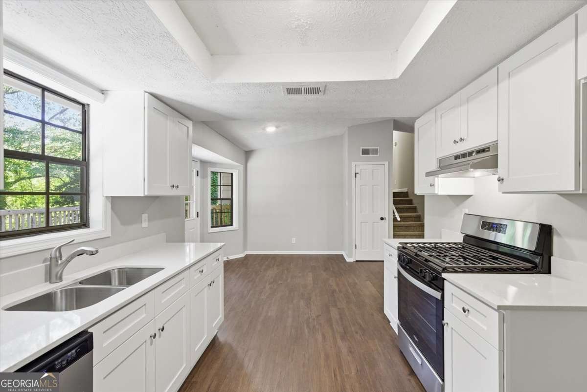 3182 Fireplace Trail Snellville - Photo 16