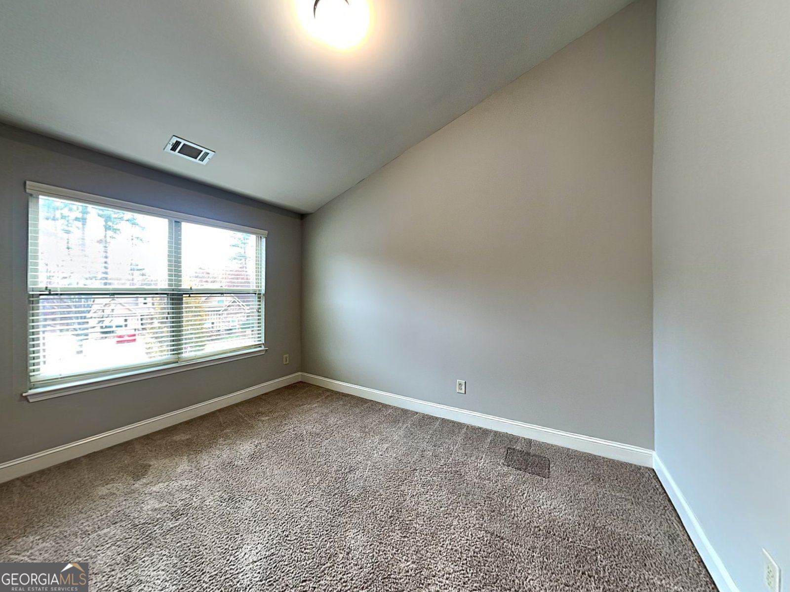 333 Castle Top Lane Lawrenceville - Photo 9